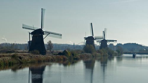 Windmill_Canal_crop_web
